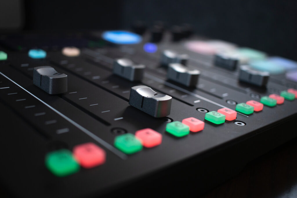 podcast & ads - Minor 6 Media