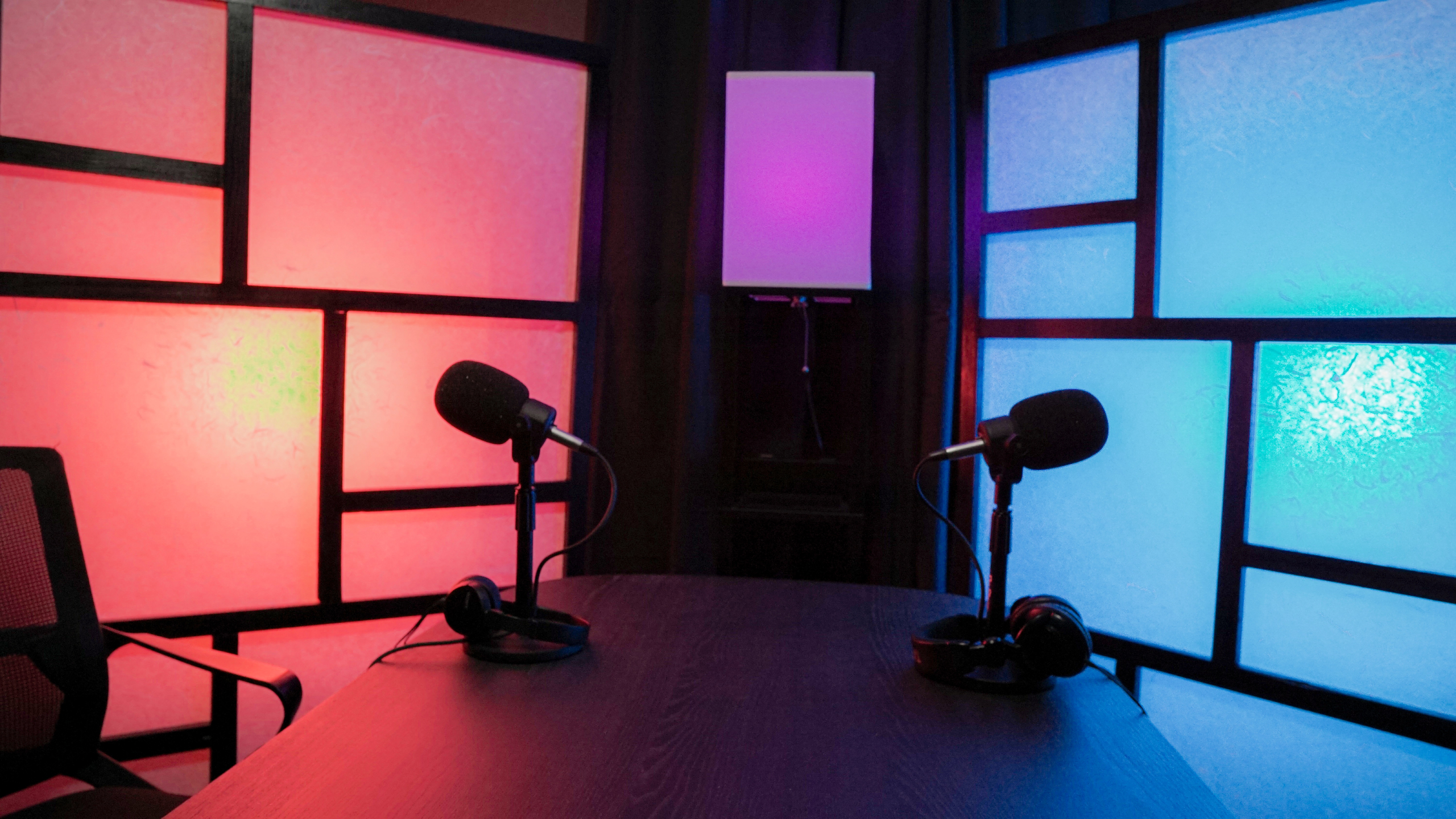 podcast studio - Minor 6 Media διαφήμιση πλατφόρμες podcast